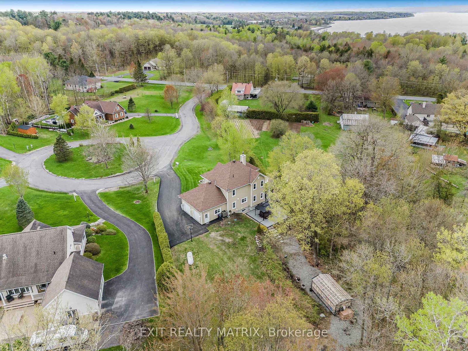 Detached House for sale at 5-64 Radstock Lane, Champlain, Ontario, K6A 2R2 - Champlain Twp - MLS: X12537048