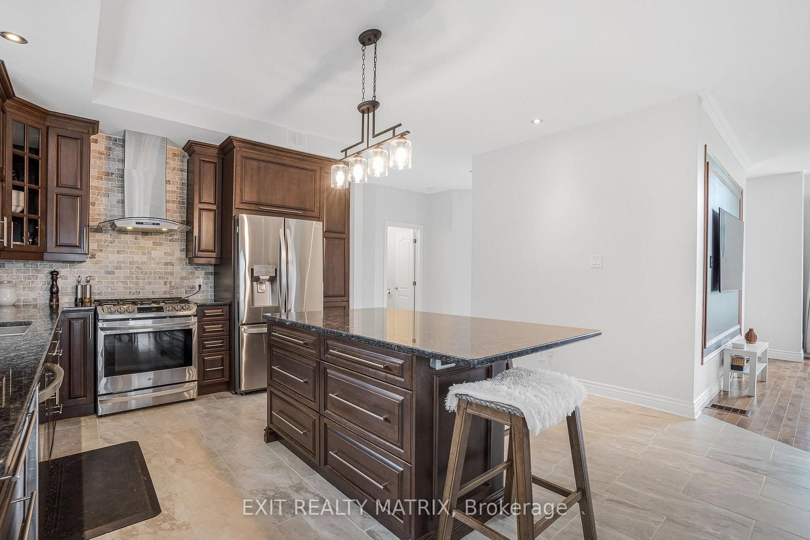 Detached House for sale at 5-64 Radstock Lane, Champlain, Ontario, K6A 2R2 - Champlain Twp - MLS: X12537048