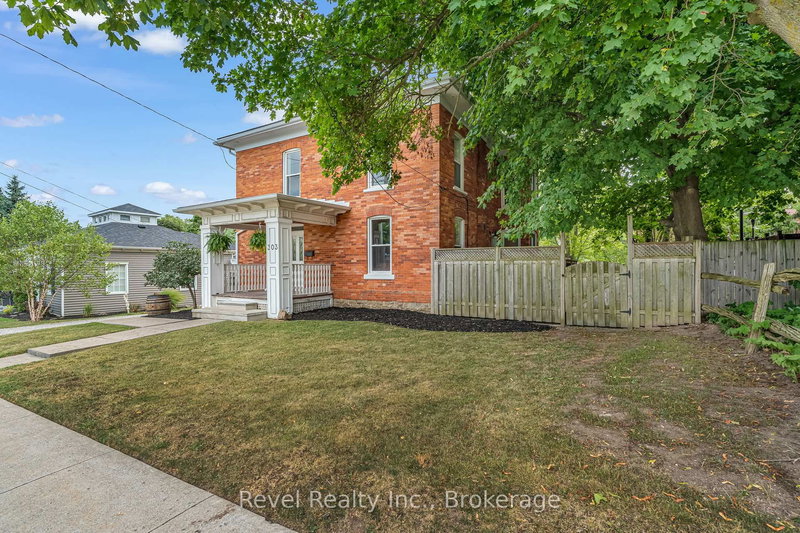 303 Canborough St, West Lincoln, L0R 2A0 | Image 3
