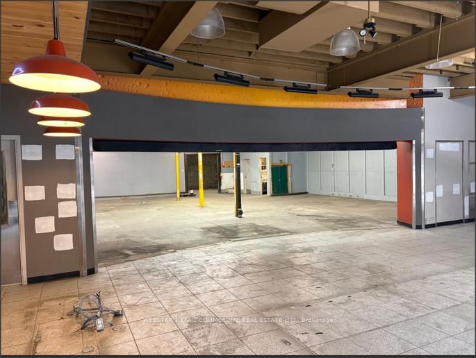 1 - 229 Dundurn St S, Hamilton, L8P 4K8 | Image 2