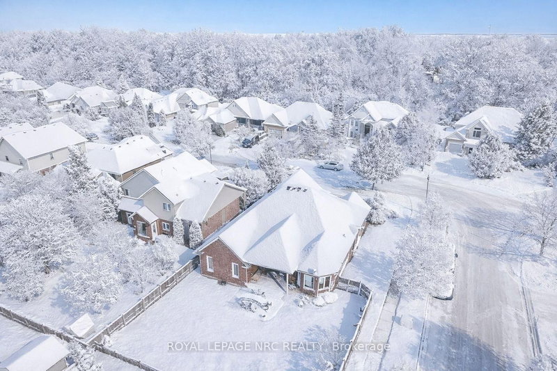 45 Timber Creek Cres, Pelham, L3E 0P3 | Image 3