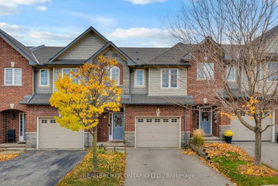 Townhouse sold at 22-40 Dartmouth Gate, Hamilton, Ontario, L8E 0C4 - Lakeshore - MLS: X12538428