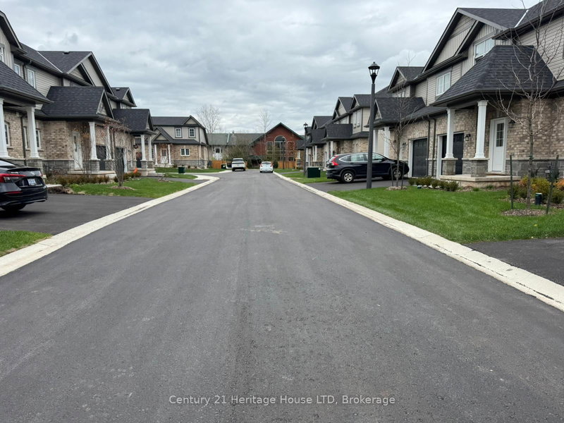 13 - 397 Garrison Rd, Fort Erie, L2A 1N1 | Image 2