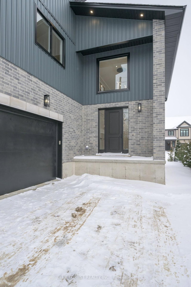 619 Lions Park Dr, Strathroy-Caradoc, N0L 1W0 | Image 2