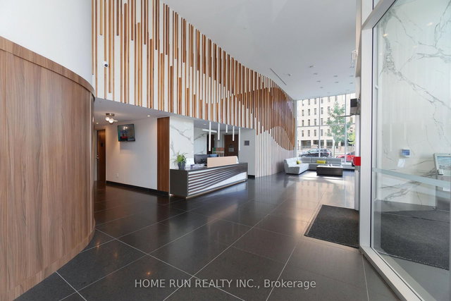 3205 - 805 Carling Avenue