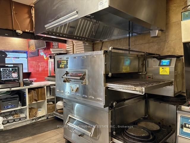 320 Bank Street - Photo 9