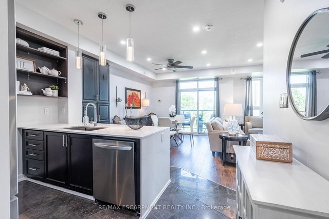 422 - 125 Shoreview Place