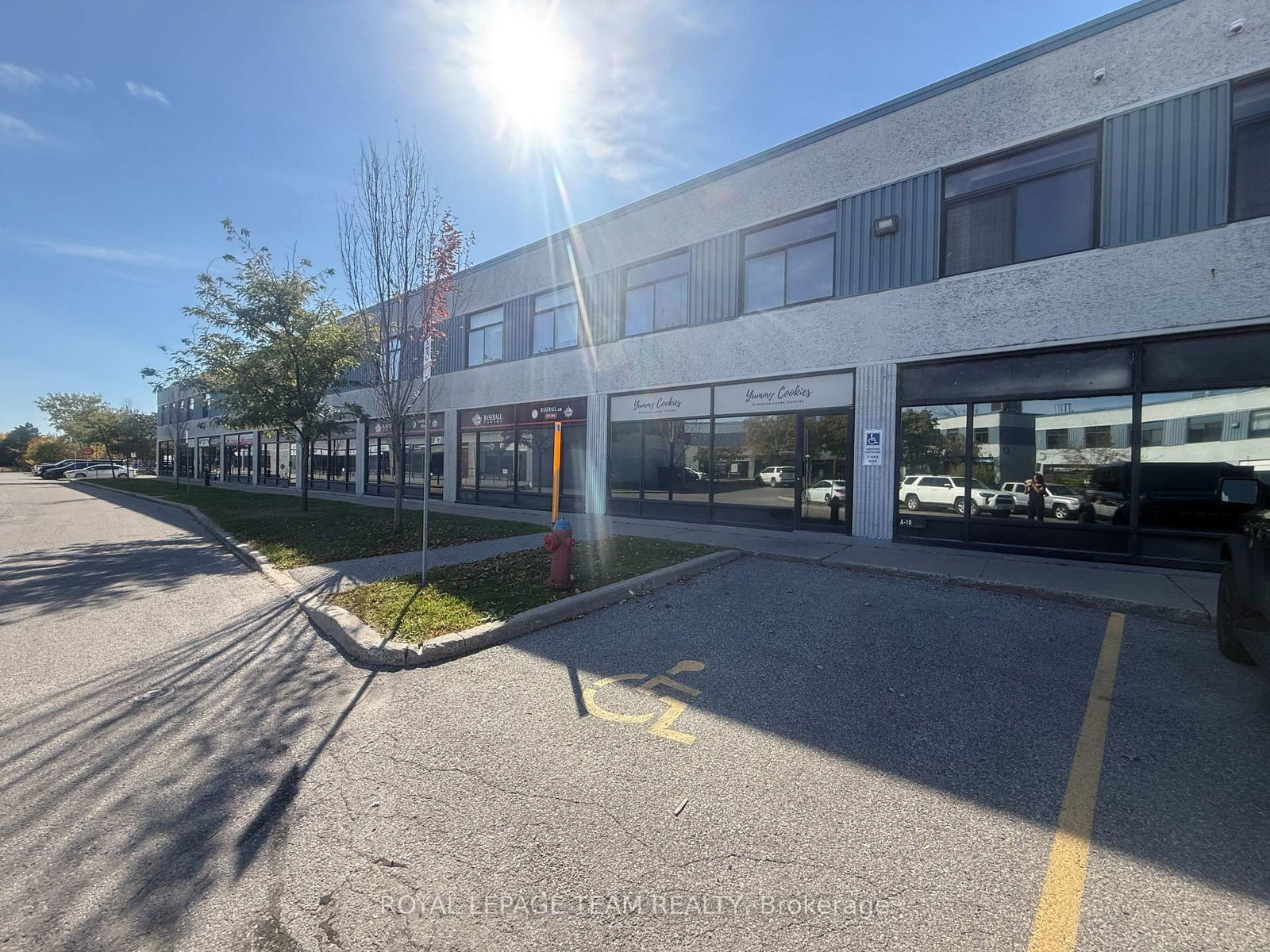 2212 Gladwin Crescent - Photo 2