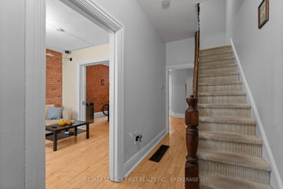 581 Victoria Street — photo 6