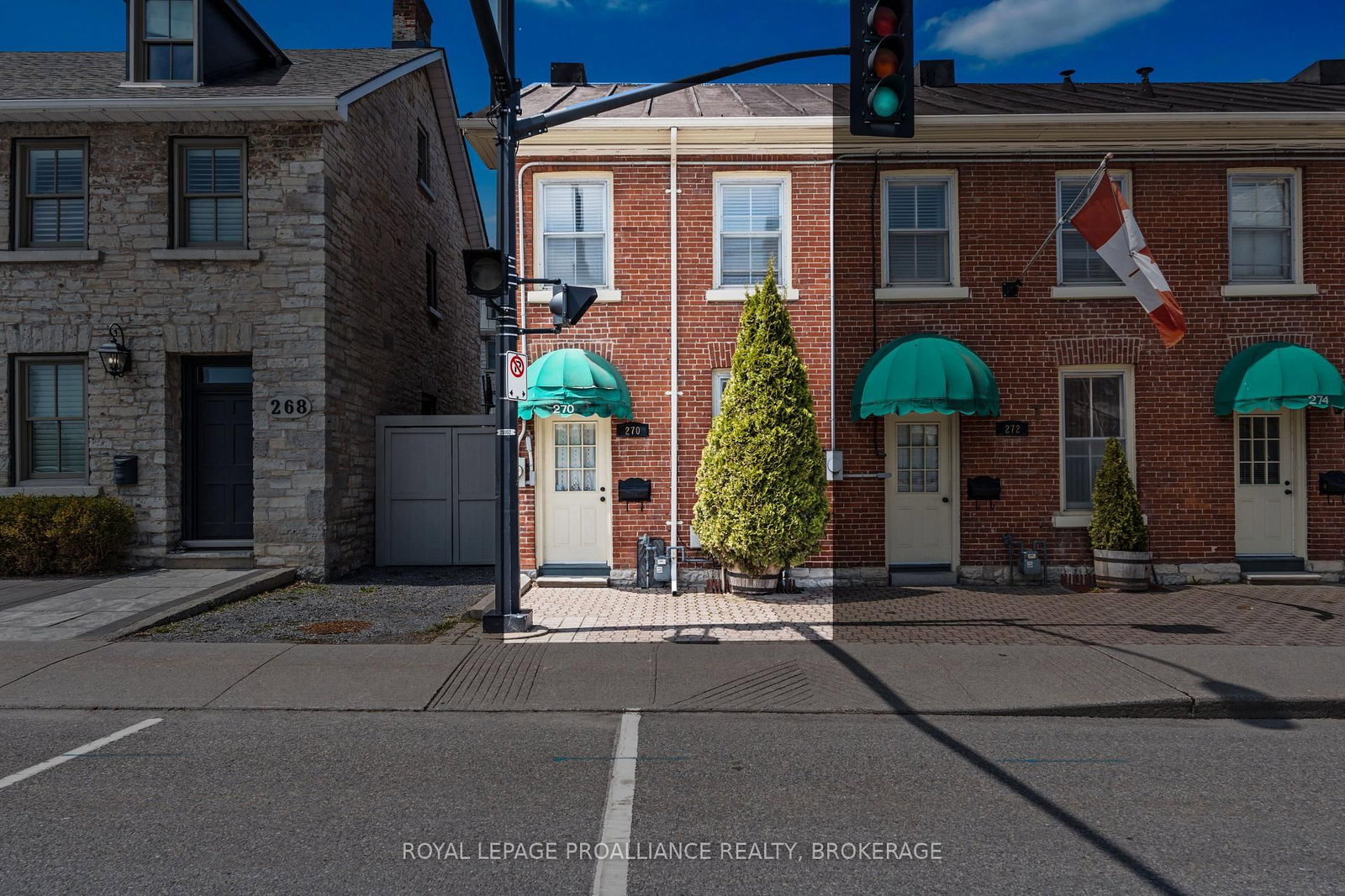 270 Wellington Street - Photo 2