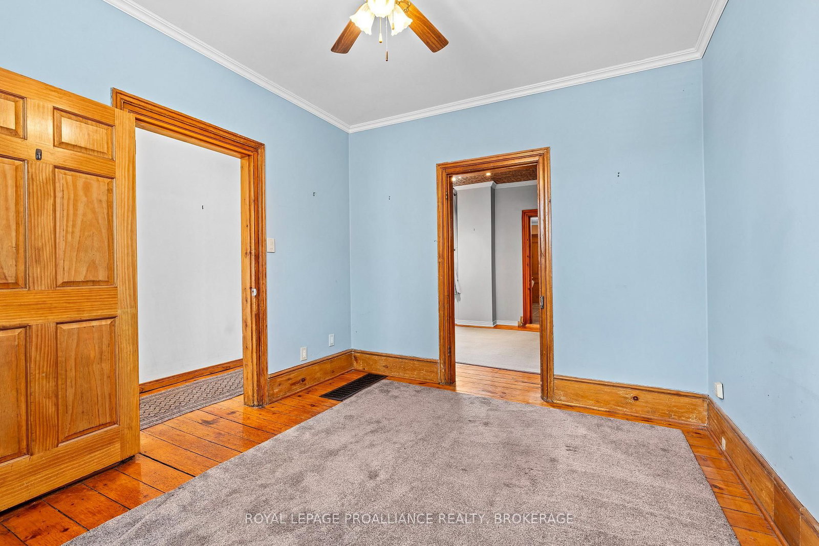 270 Wellington Street - Photo 8