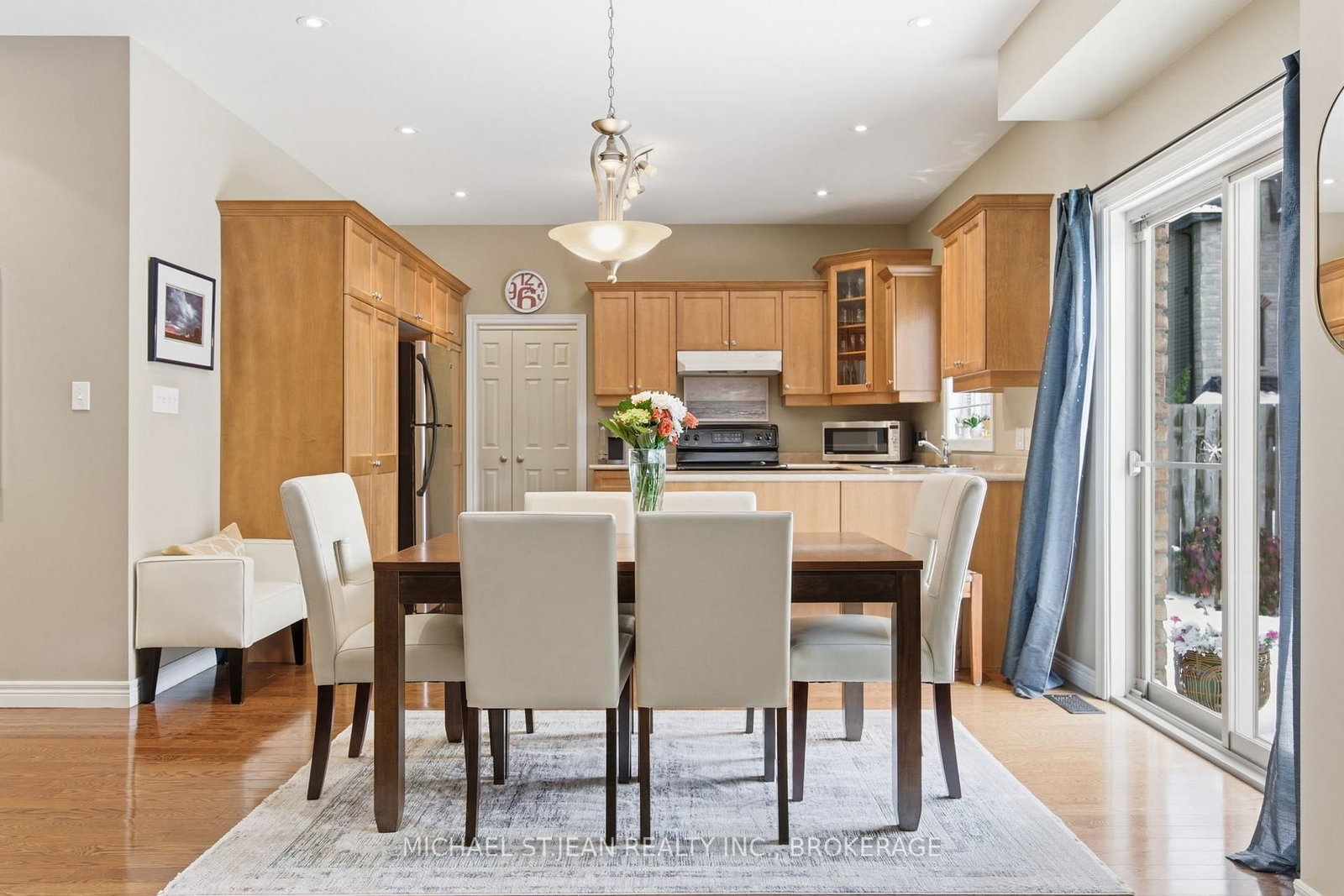 195 Wilson Street W, Unit 6 - Photo 17