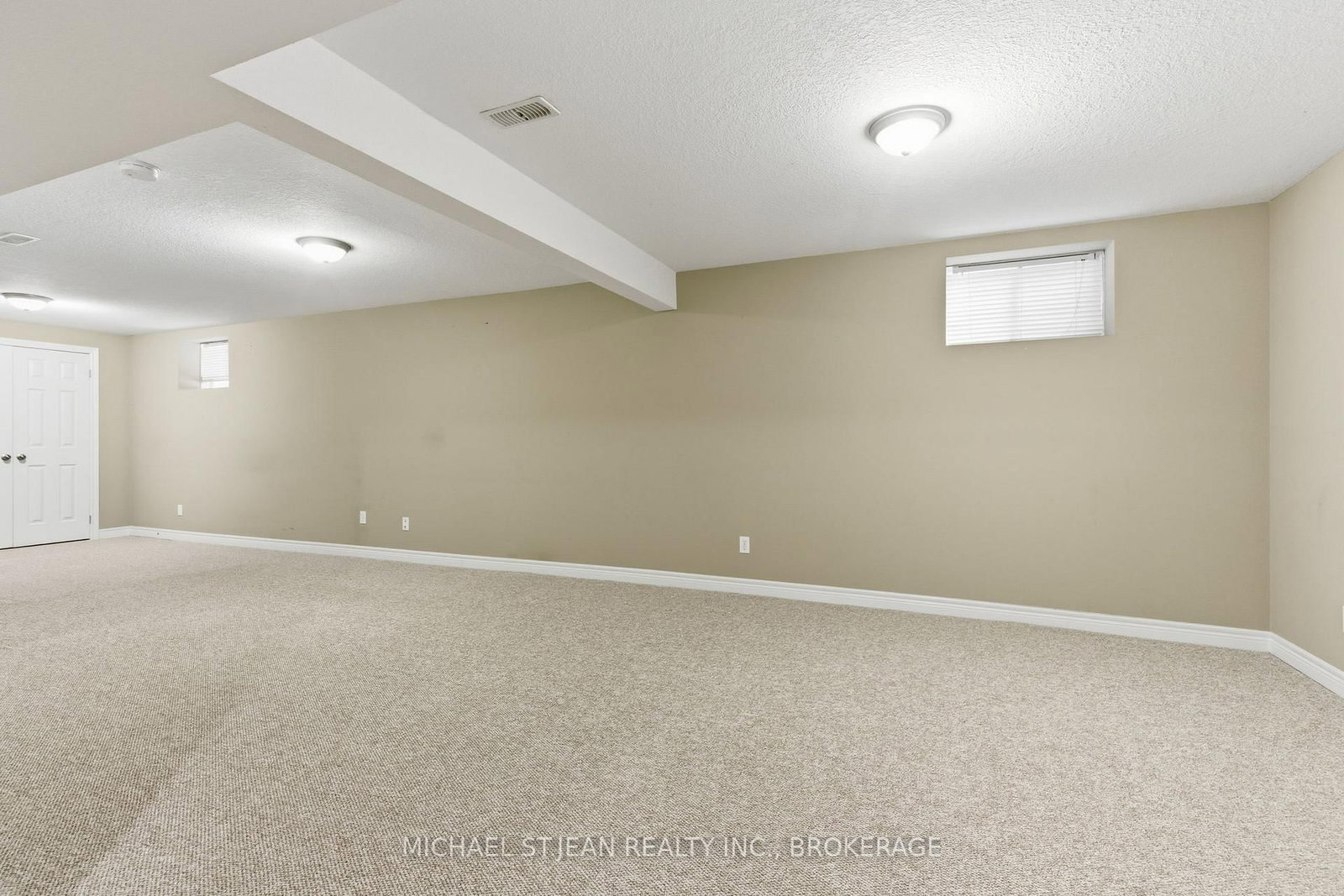 195 Wilson Street W, Unit 6 - Photo 27