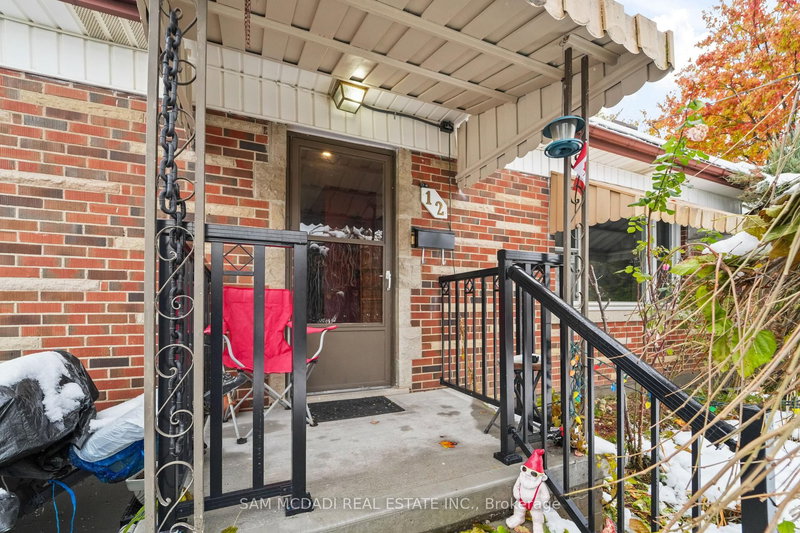 12 Roselle Pl, Hamilton, L8G 1R3 | Image 2