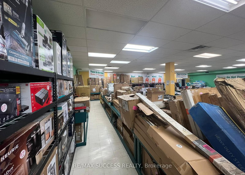 9 - 120 Welland Ave, St. Catharines, L2R 2N4 | Image 2