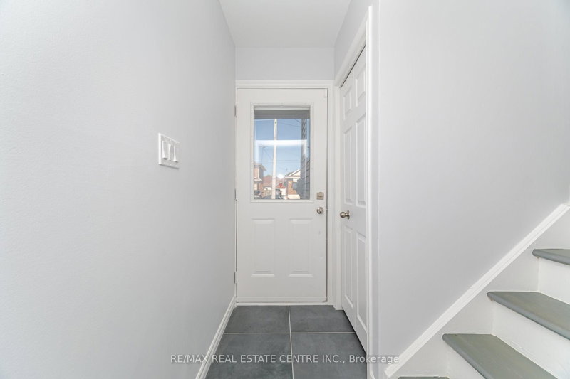 233B Vine St, St. Catharines, L2M 4S9 | Image 3