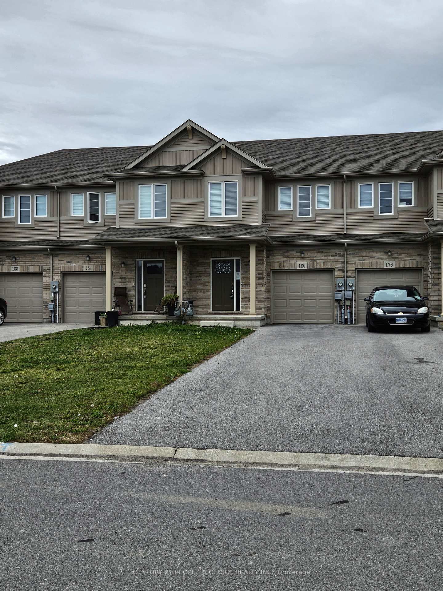 180 SUNFLOWER Place • Welland, ON photo 1