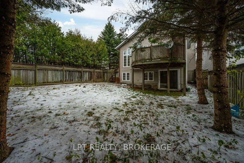 99 Dalgleish Ave, Kingston, K7K 7E3 | Image 3