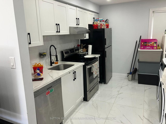 1942 Duluth Crescent