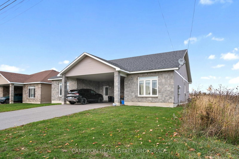 88-88A Mille Roches Rd, South Stormont, K0C 1P0 | Image 2