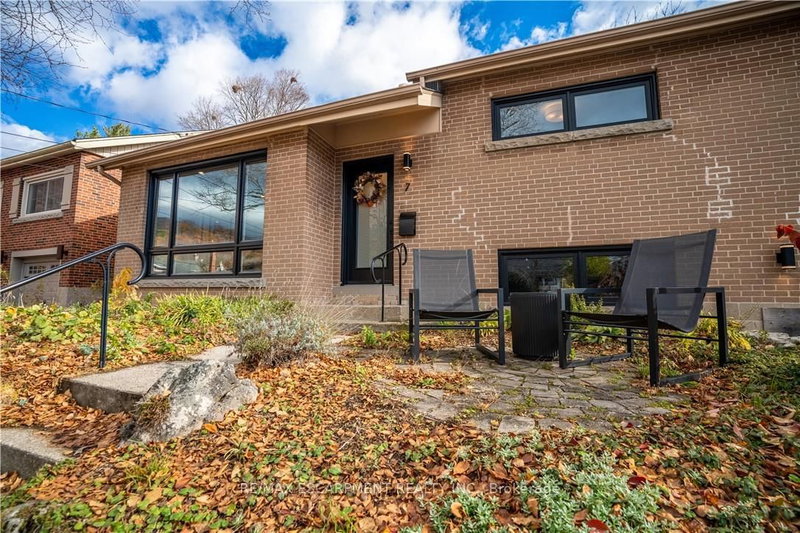 7 Glenmorris Dr, Hamilton, L9H 1S5 | Image 3