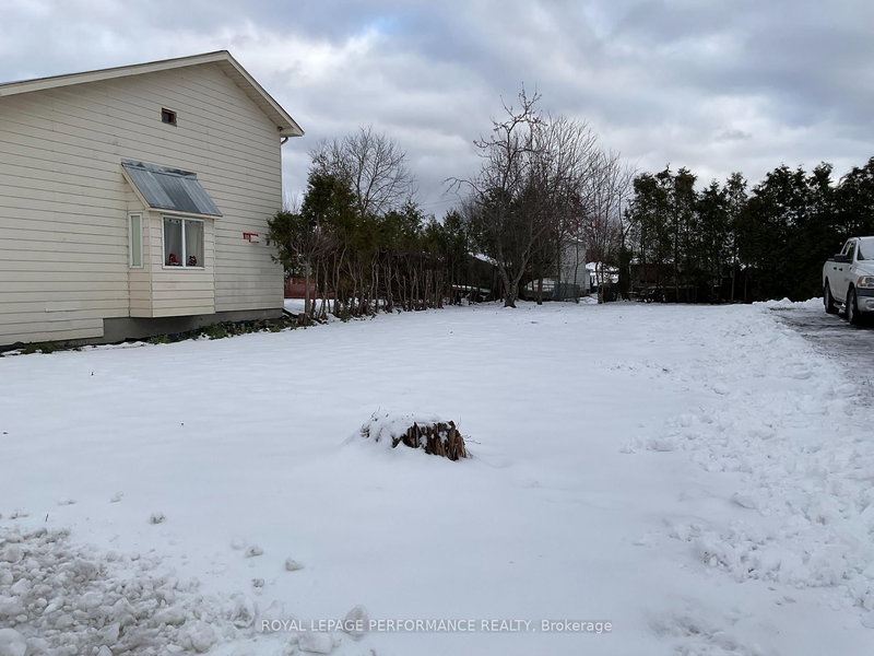 NA KITCHENER St, Hawkesbury, K6A 2P1 | Image 2