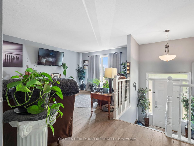 3676 Black Creek Rd, Fort Erie, L0S 1S0 | Image 2