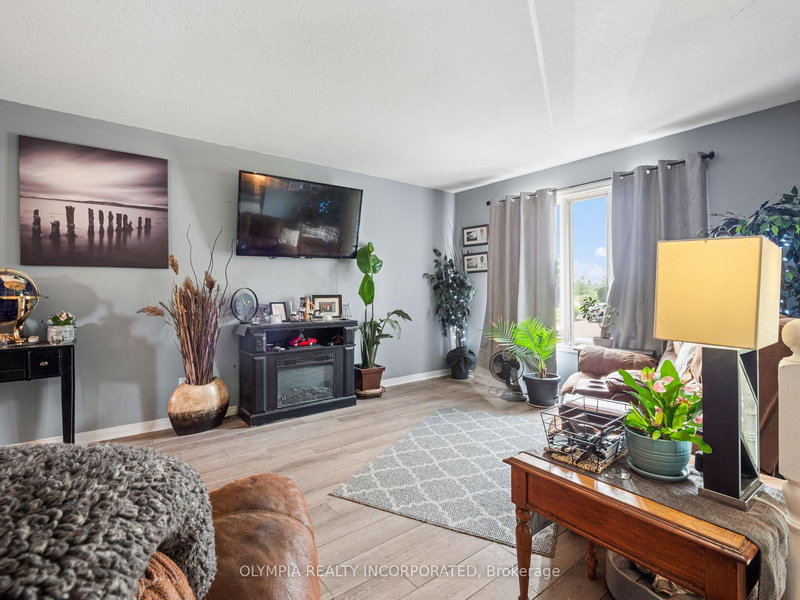 3676 Black Creek Rd, Fort Erie, L0S 1S0 | Image 3