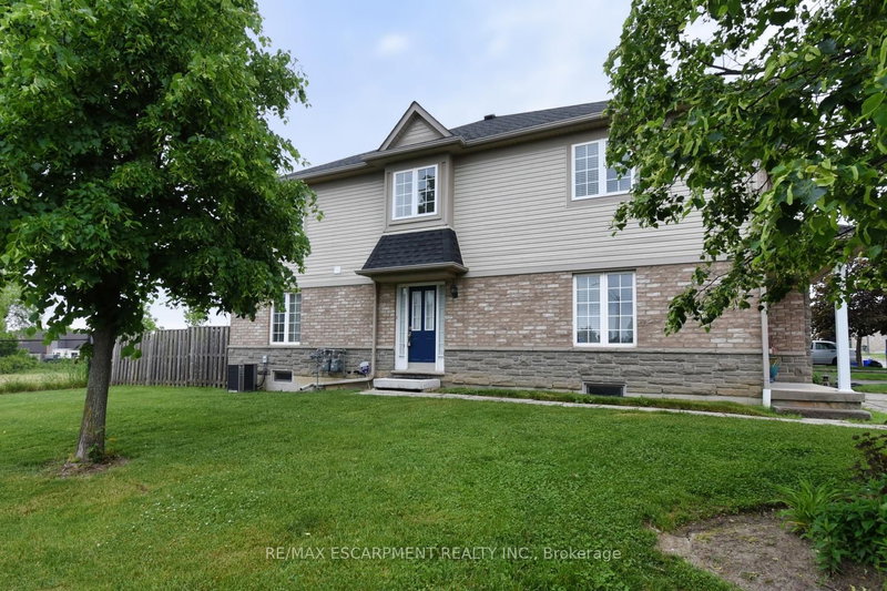 49 - 7 Southside Pl, Hamilton, L9C 7W6 | Image 2