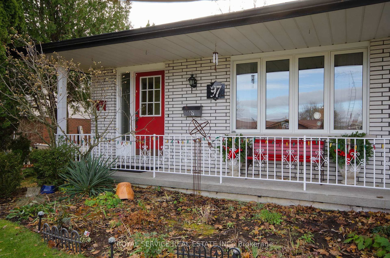 Listing Image 4