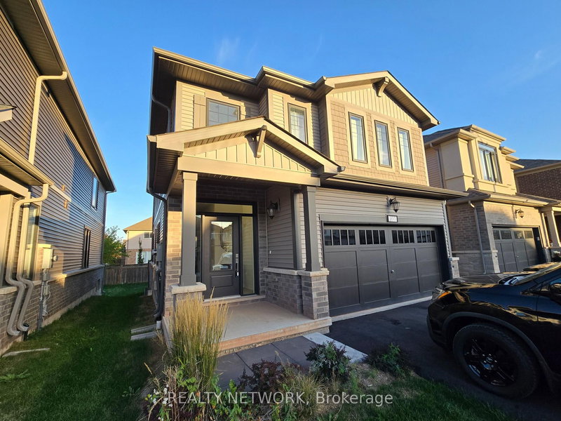 107 Starfire Cres, Hamilton, L8E 0K9 | Image 2