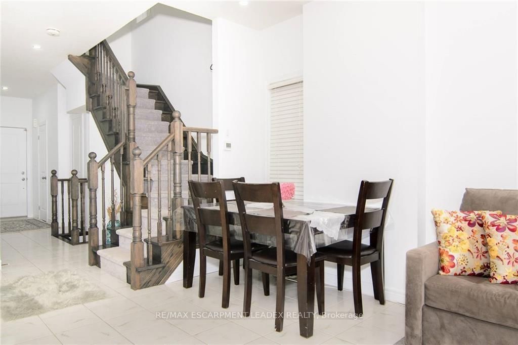 Townhouse for lease at 14 Cleland Avenue, Hamilton, Ontario, L9K 0J9 - Meadowlands - MLS: X12552810