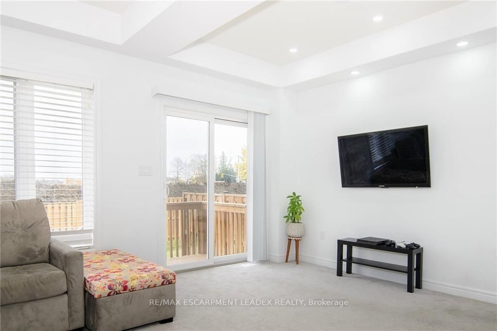 Townhouse for lease at 14 Cleland Avenue, Hamilton, Ontario, L9K 0J9 - Meadowlands - MLS: X12552810