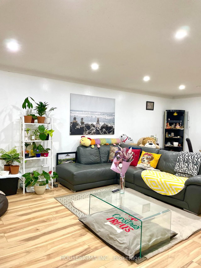 124 Dorchester Boulevard