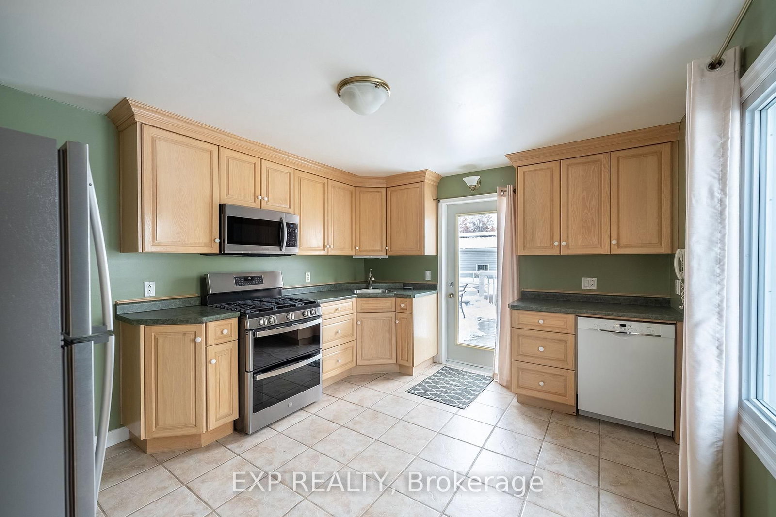 Listing Image 7