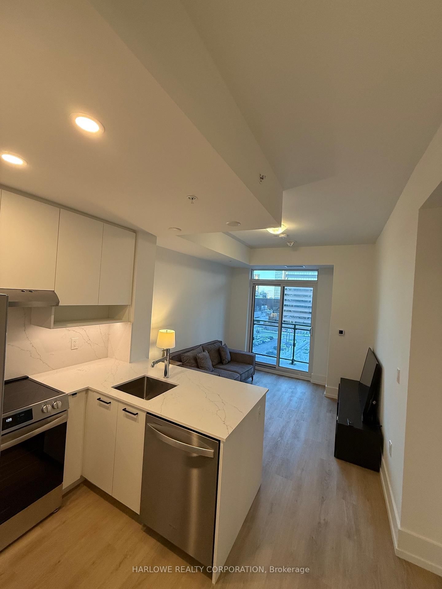Condo for lease at 610-206 King Street, Hamilton, Ontario, L8P 1A5 - Central - MLS: X12554458