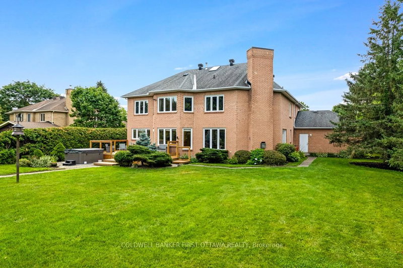 5525 PETTAPIECE Cres, Manotick, K4M 1C6 | Image 3