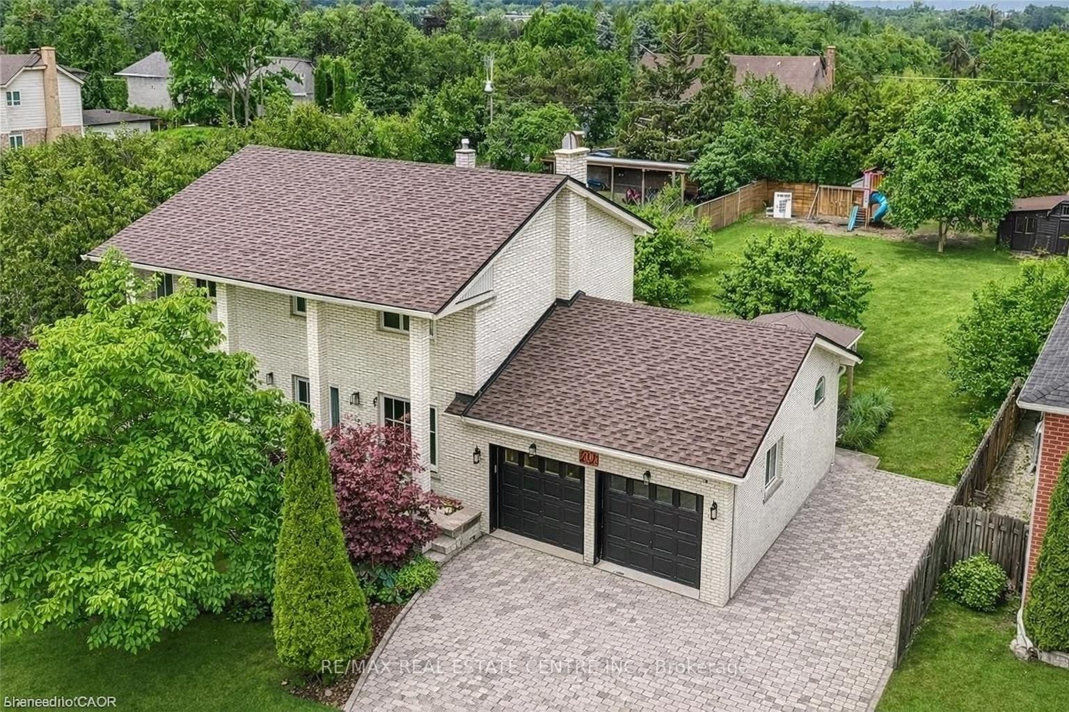 Detached House for sale at 217 Jones Road, Hamilton, Ontario, L8E 5J4 - Stoney Creek - MLS: X12555248