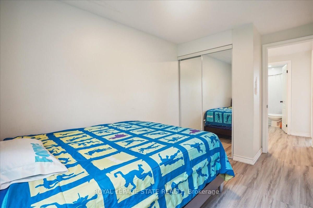 Townhouse for sale at 12-36 Greendale Drive, Hamilton, Ontario, L9C 5Z4 - Gurnett - MLS: X12556028