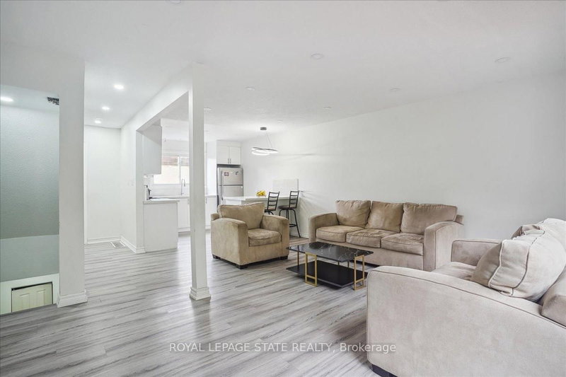 12 - 36 Greendale Dr, Hamilton, L9C 5Z4 | Image 2