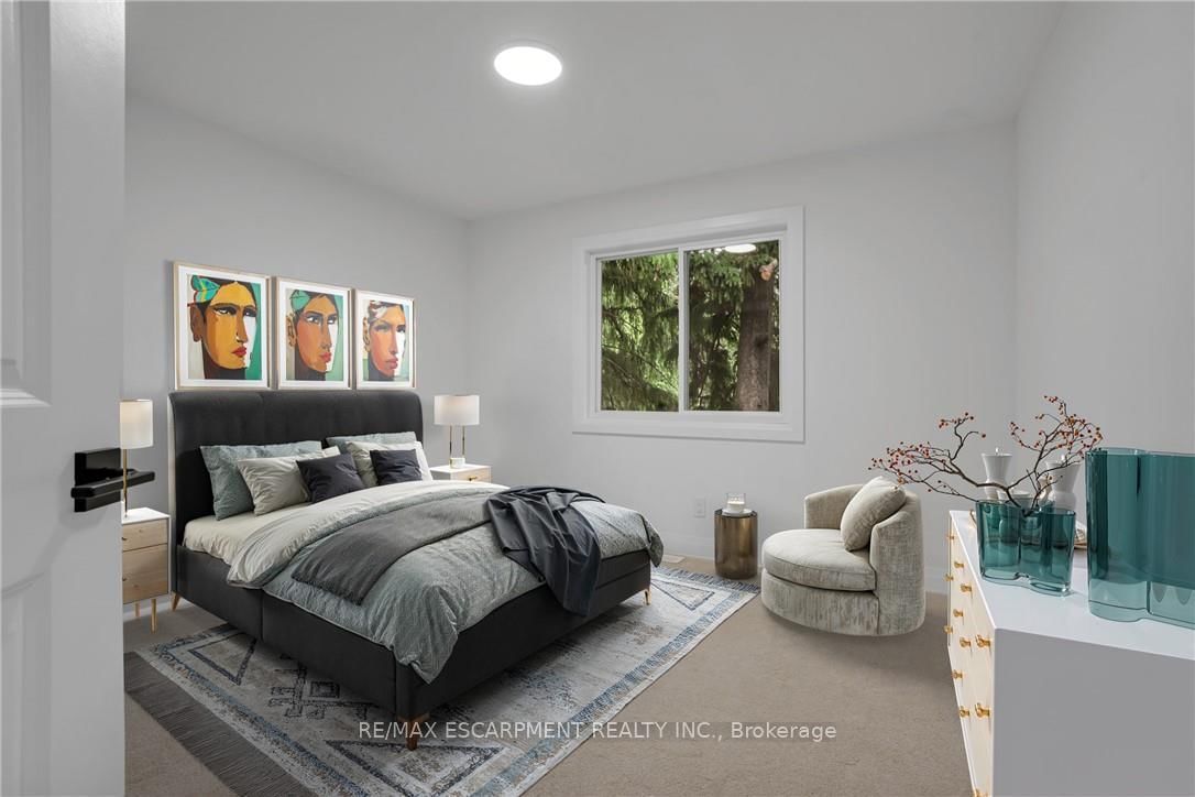 Detached House for sale at 386 Southcote Road, Hamilton, Ontario, L9G 2W3 - Meadowlands - MLS: X12556752