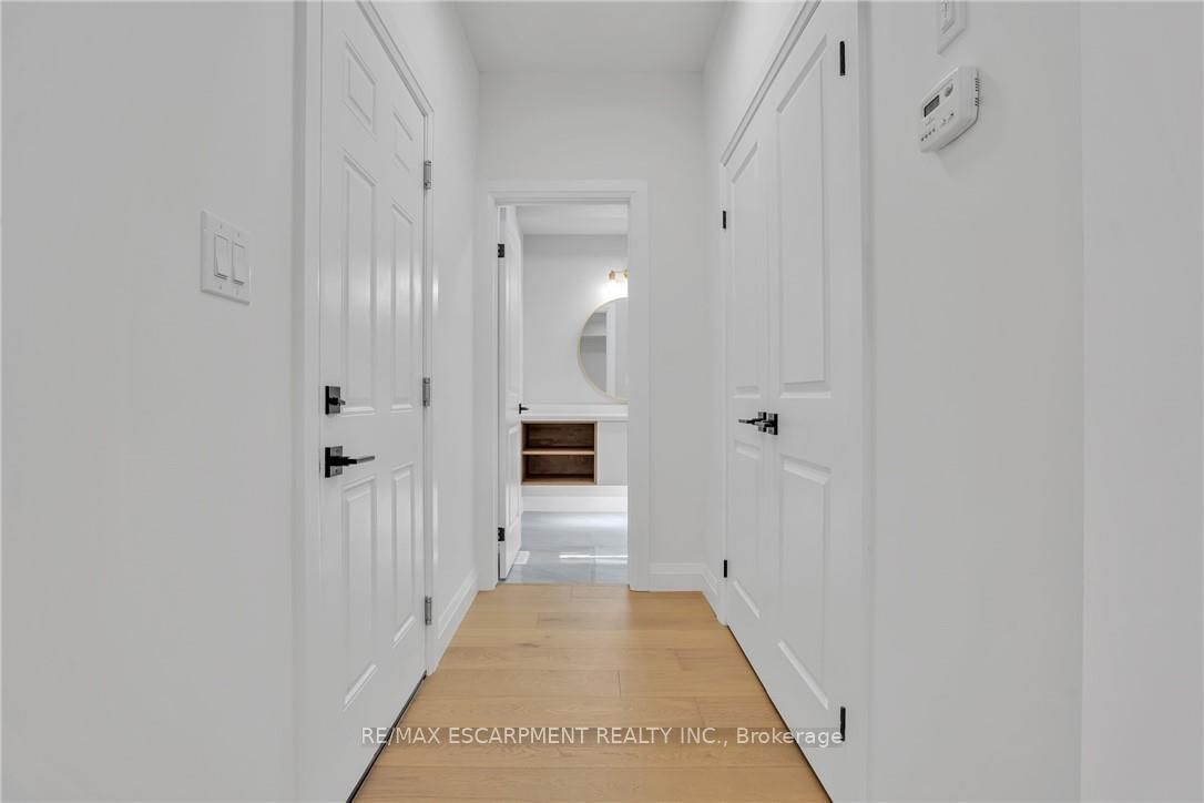 Detached House for sale at 386 Southcote Road, Hamilton, Ontario, L9G 2W3 - Meadowlands - MLS: X12556752