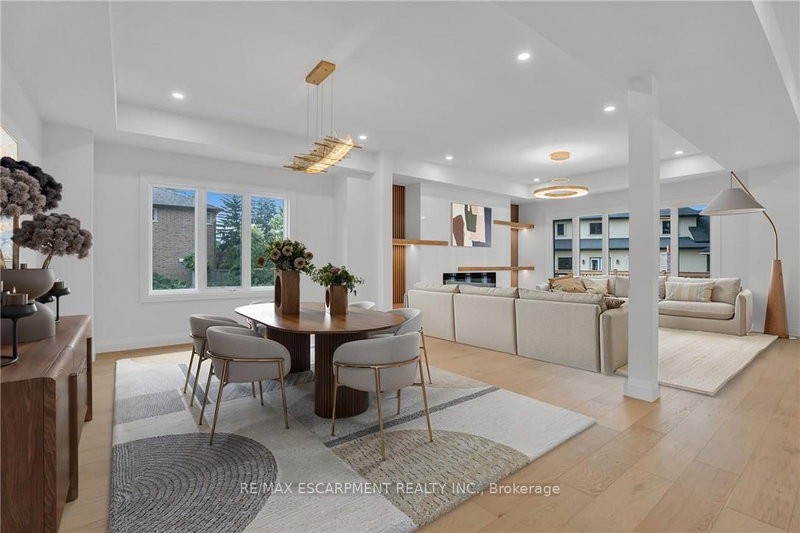 386 Southcote Rd, Hamilton, L9G 2W3 | Image 2