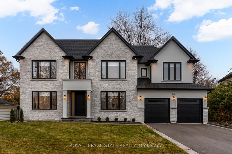 102 Cumming Crt, Hamilton, L9G 1V3 | Image 2