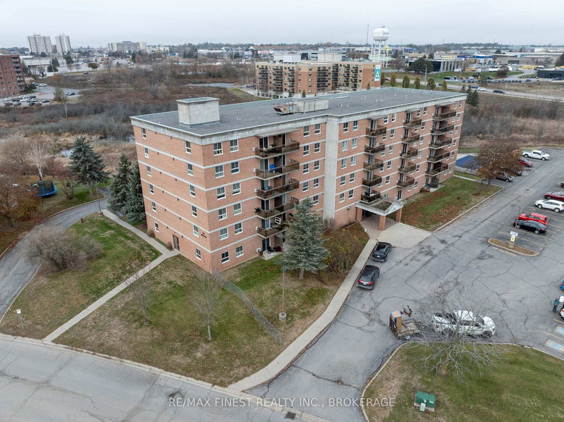 608 - 745 Davis Dr, Kingston, K7M 8J4 | Image 2