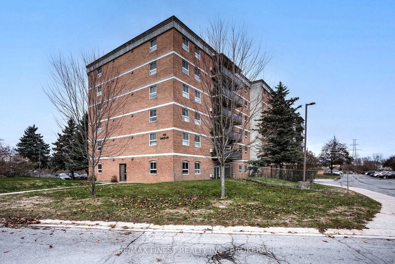 608 - 745 Davis Dr, Kingston, K7M 8J4 | Image 3