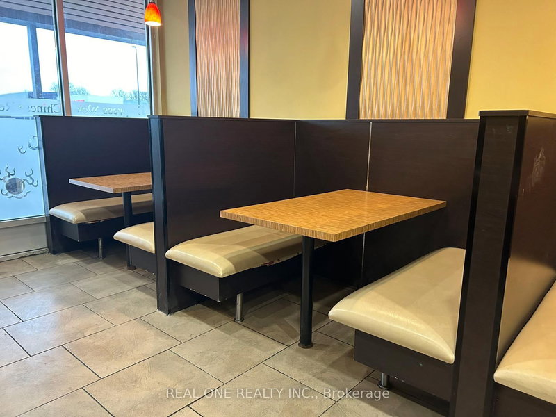 106 - 101 Osler Dr, Hamilton, L9H 4H4 | Image 3