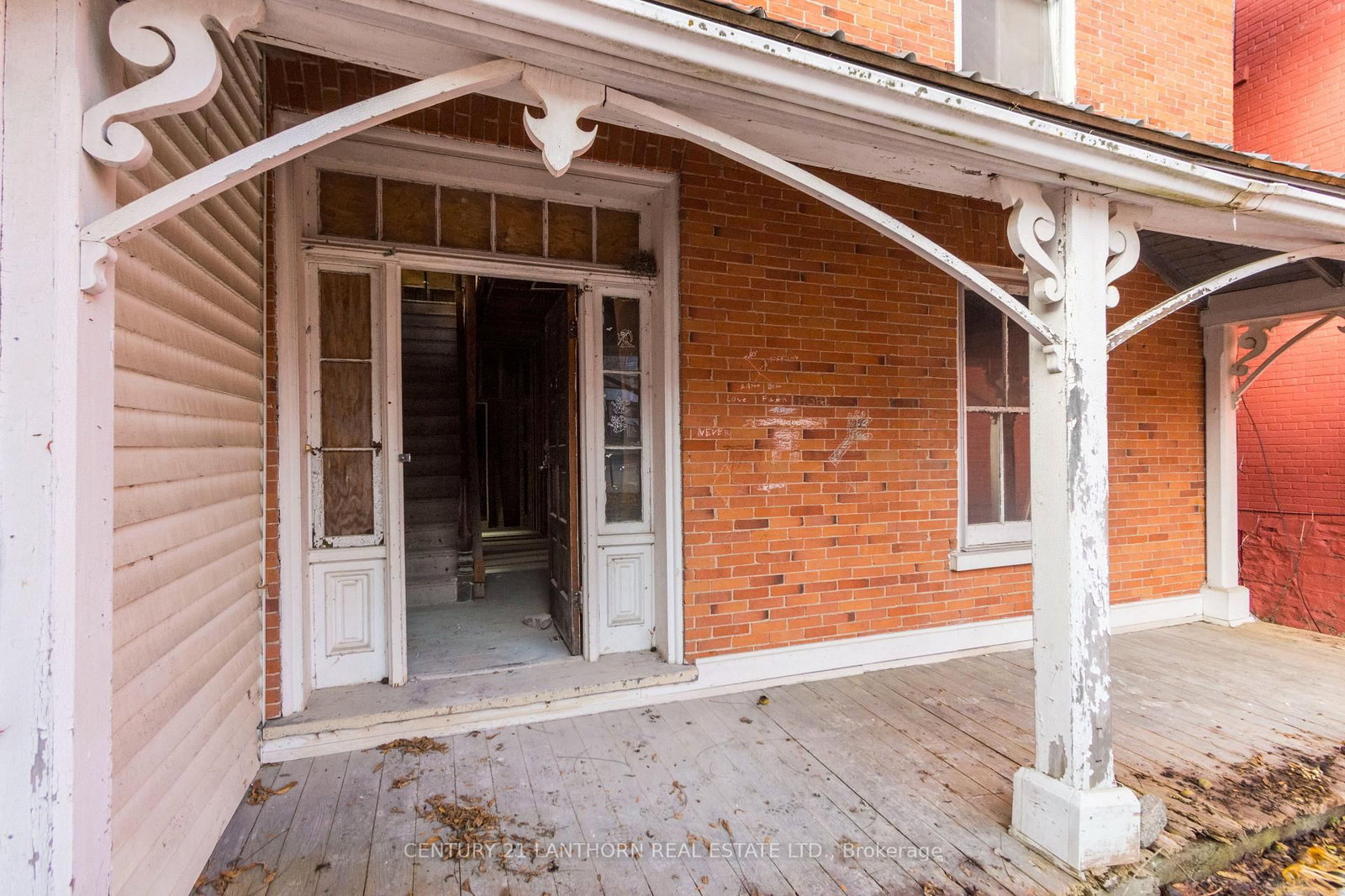 3 Forsyth Street • Limoges, ON photo 2