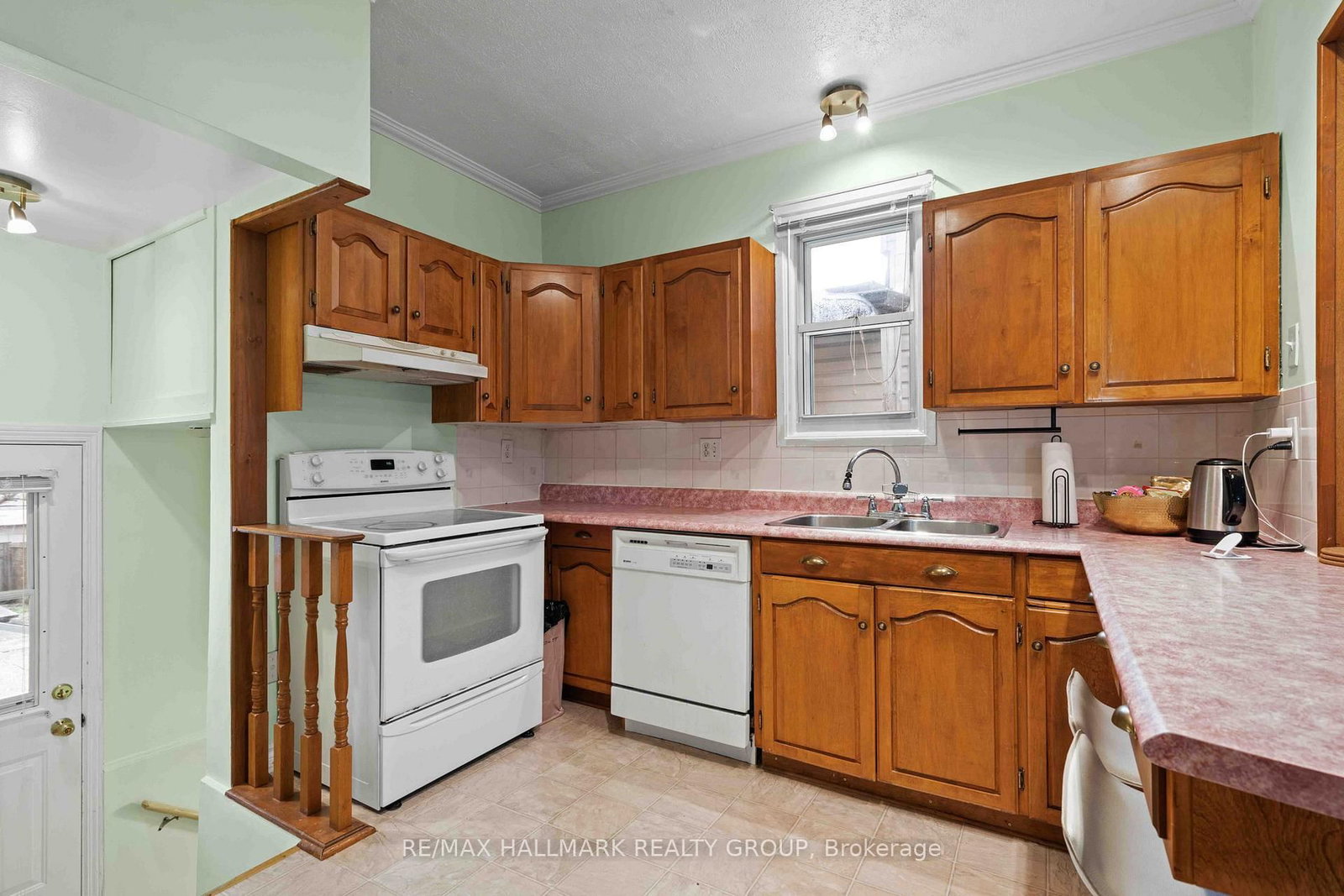 Detached House for sale at 318 Shakespeare Street, Ottawa, Ontario, K1L 5M2 - Vanier - MLS: X12559020