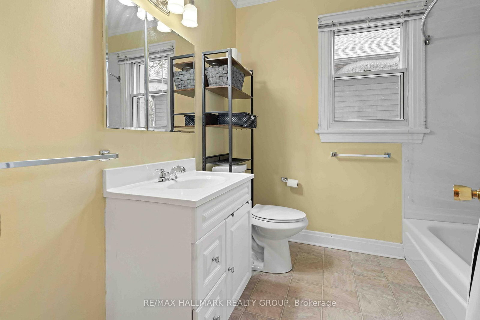 Detached House for sale at 318 Shakespeare Street, Ottawa, Ontario, K1L 5M2 - Vanier - MLS: X12559020